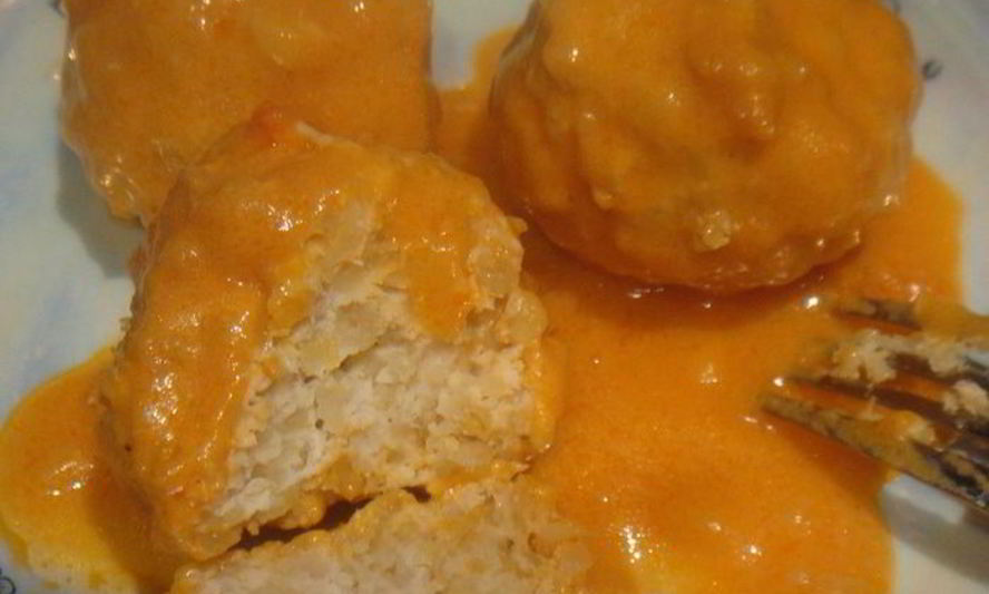 Рецепт тефтелей с булгуром в сливочно-томатном соусе