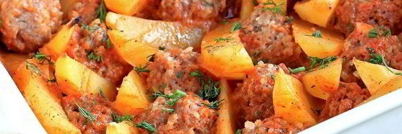 тефтели с картошкой в соусе в духовке