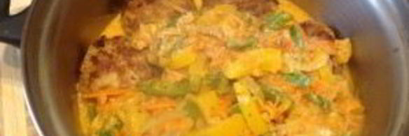 тефтели с рисом и овощным соусом