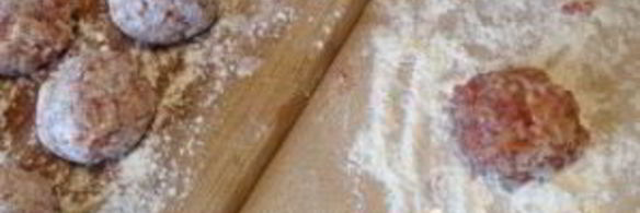 тефтели с рисом и овощным соусом