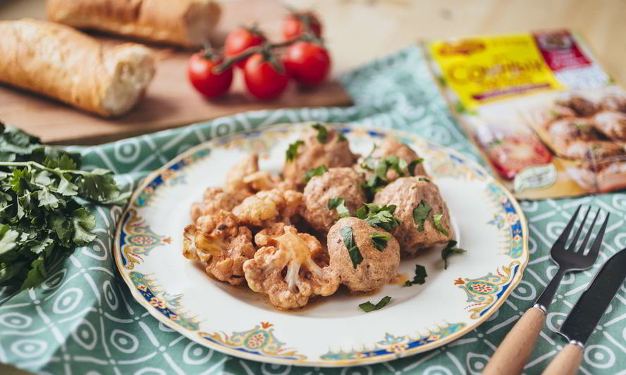 Рецепт тефтелей с цветной капустой в сливочно-томатном соусе