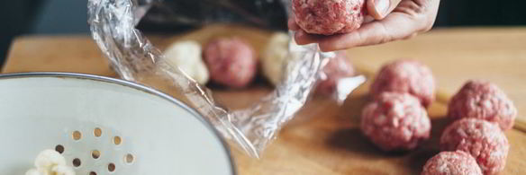 тефтели с цветной капустой в сливочно-томатном соусе