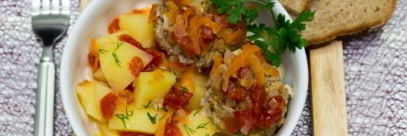 тефтели, тушенные с картофелем