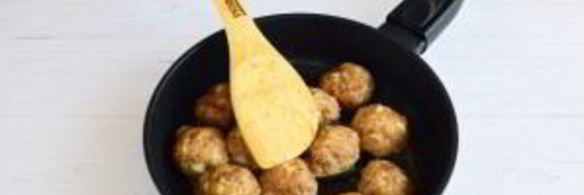 тефтели в грибном соусе под сыром