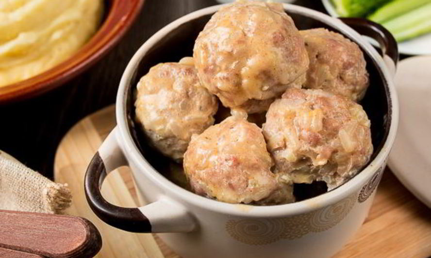 Рецепт тефтелей в сметанном соусе