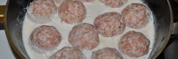 тефтели в сырно-грибном соусе