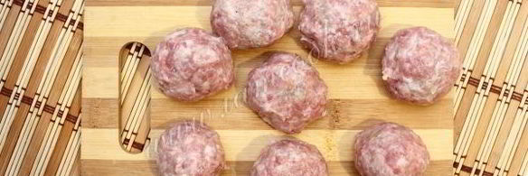 тефтели в томате с фасолью и перцем