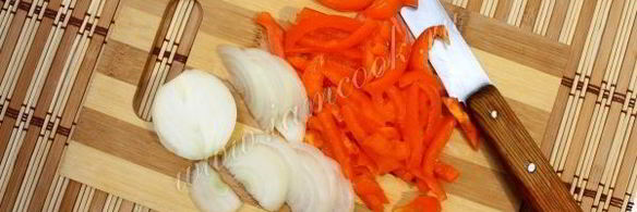 тефтели в томате с фасолью и перцем