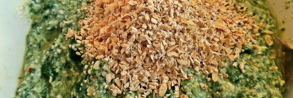 творожные ньокки со шпинатом, запеченные под сыром