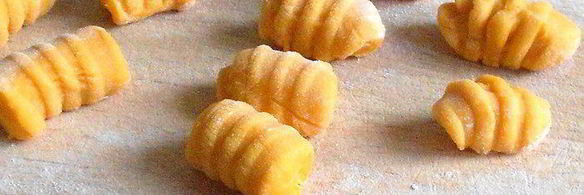 тыквенные ньокки с грецкими орехами и розмарином