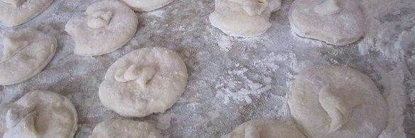 паровые вареники с вишней и клубникой