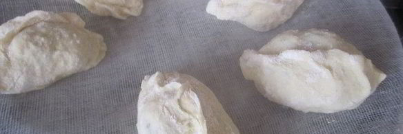 паровые вареники с вишней и клубникой