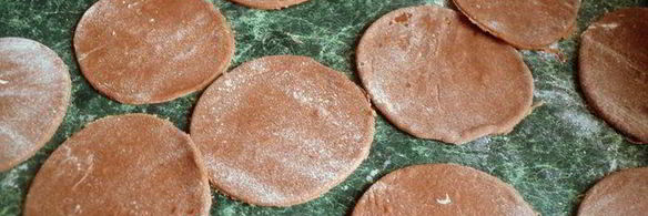 шоколадные вареники с вишней