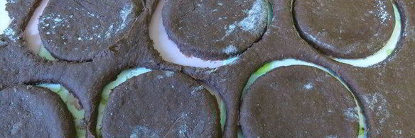 шоколадные вареники с ягодами