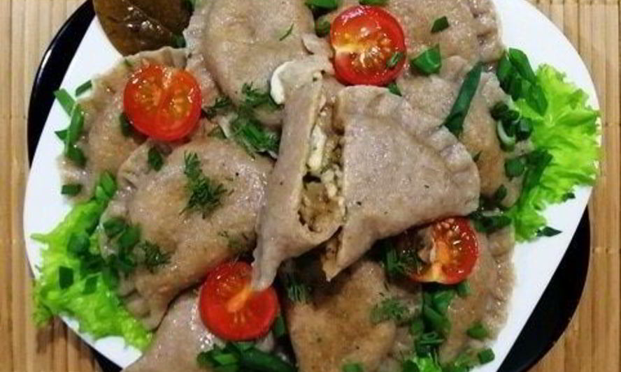 Рецепт цельнозерновых вареников с тунцом и моцареллой