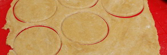 вареники из ржаного теста с творогом и черемшой