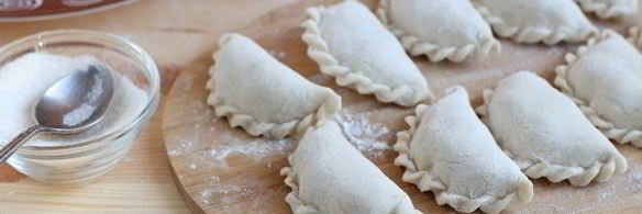 вареники на воде со свежей малиной