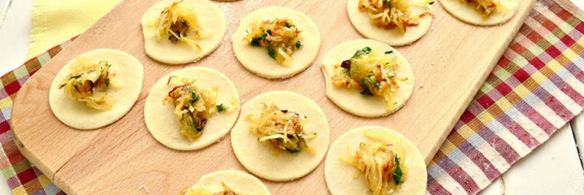 вареники с капустой и зеленью