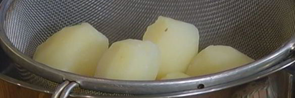 вареники с картофелем, беконом и укропом