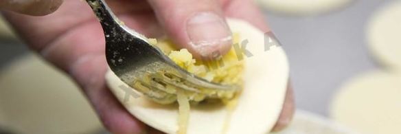 вареники с кислой капустой и мятым картофелем