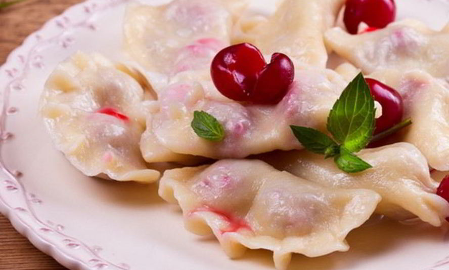 Рецепт вареников с творогом и вишней