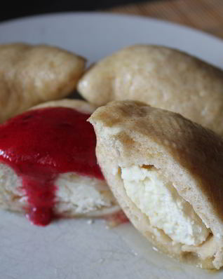 Вареники с творогом на пару