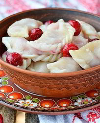 Вареники с вишнями из заварного теста