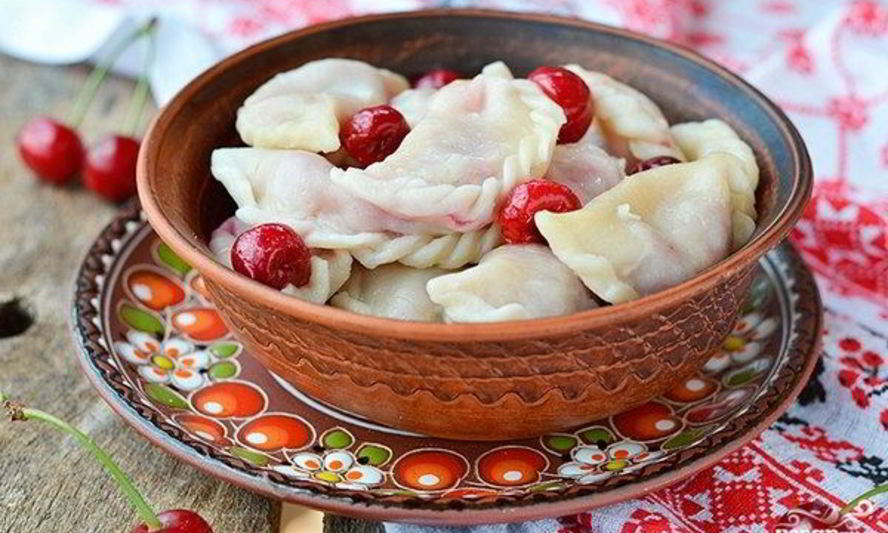 Рецепт вареников с вишнями из заварного теста