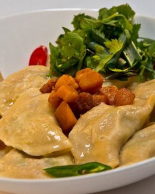 Вареники со свининой и зелеными сливами