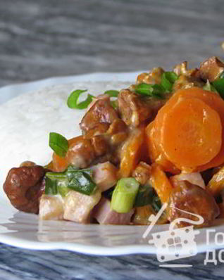 Морковное жаркое с лисичками