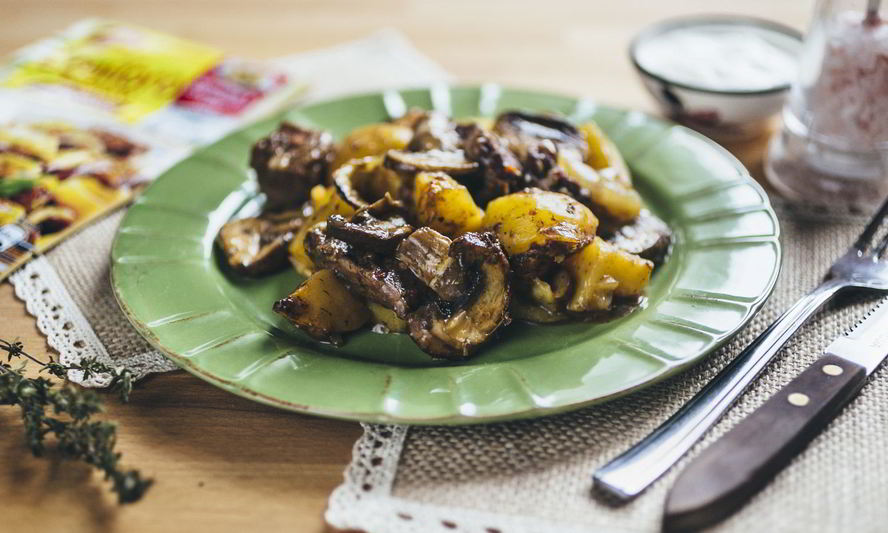 Рецепт сочного жаркого с грибами и картофелем