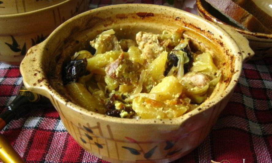 Рецепт жаркого из свинины в горшочках