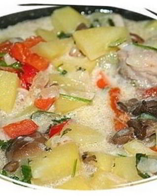 Жаркое с грибами и сметаной в мультиварке