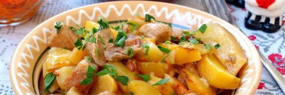 жаркое с картошкой и свининой в горшочках