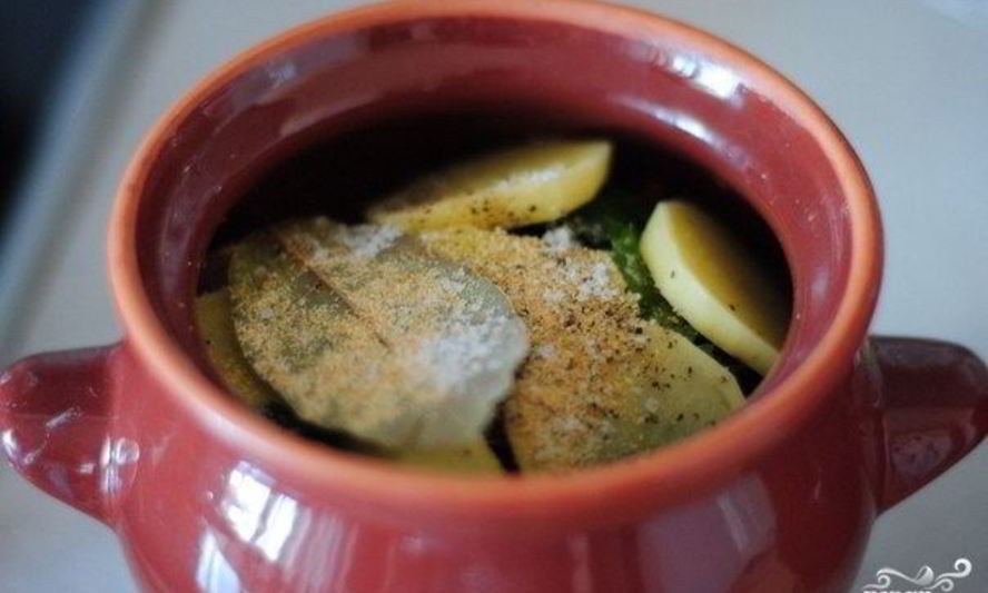 Рецепт жаркого в горшочках с курицей