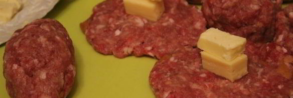 мясные зразы с сыром и сливочным маслом