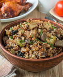 Гречневая каша с лесными грибами