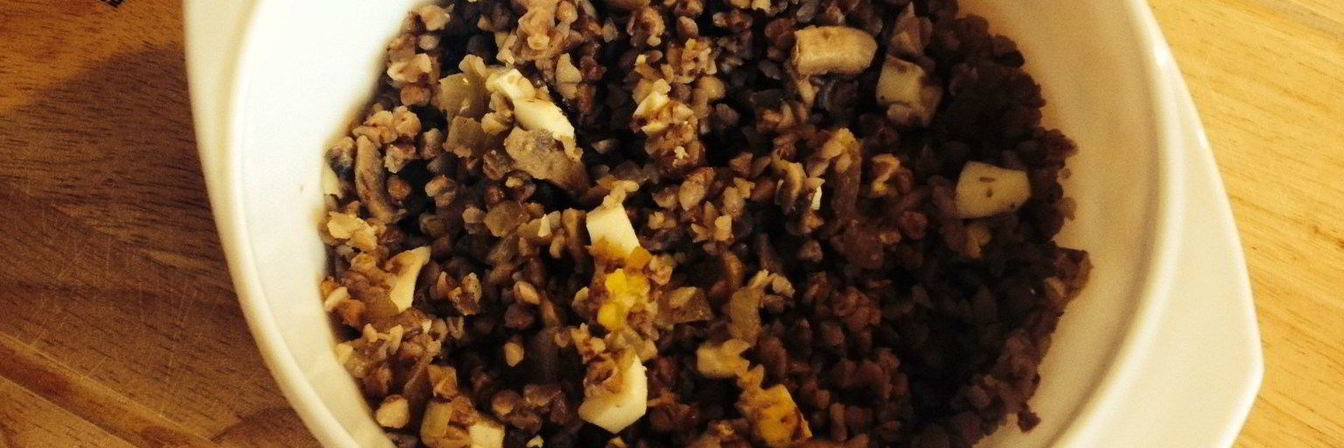 Гречневая каша с яйцами и грибами