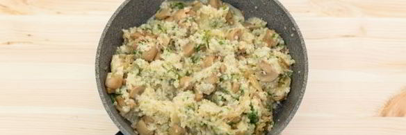 пшеничная каша с грибами и жареным луком