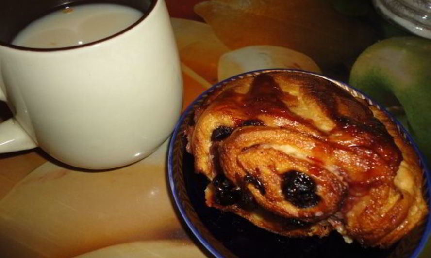 Рецепт булочек-ссобоек с вишней и апельсиновым сиропом