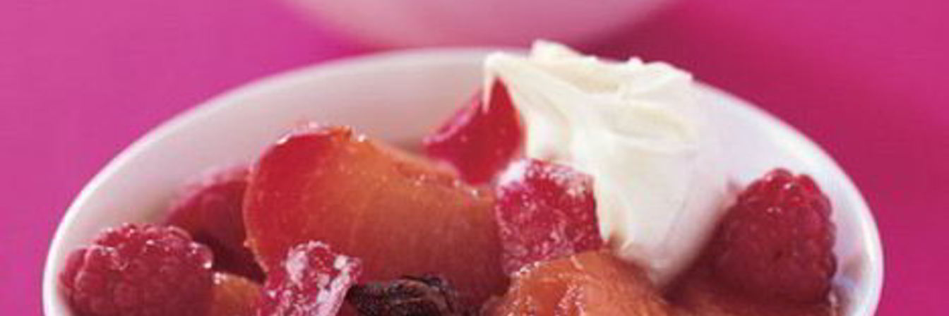 Фруктовое ассорти в коричном сиропе