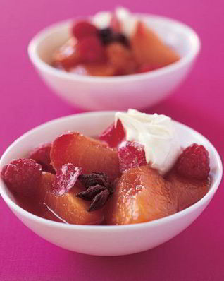 Фруктовое ассорти в коричном сиропе