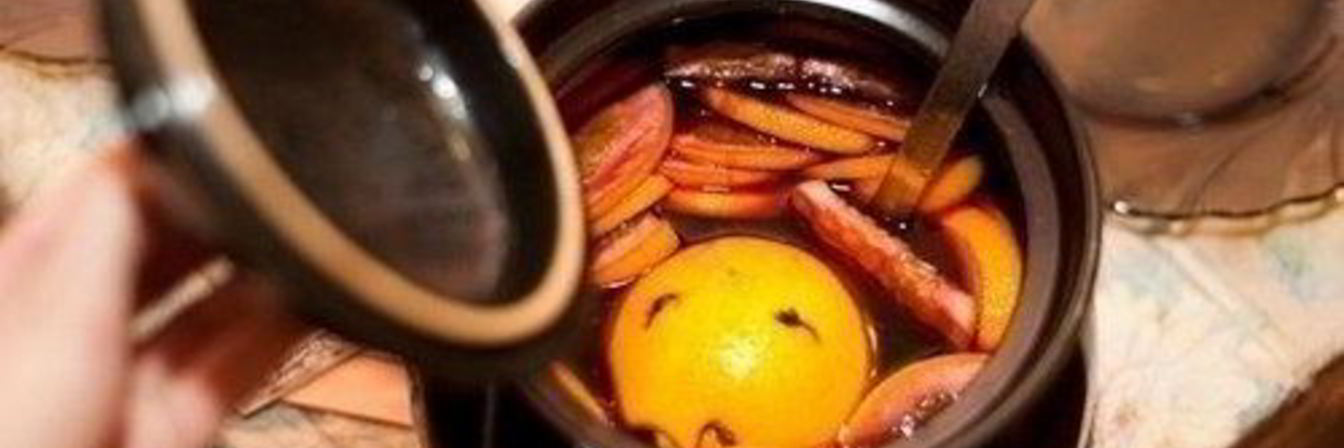 Глинтвейн с имбирем, гвоздикой и изюмом