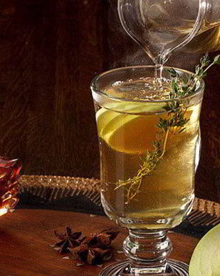 Горячий коктейль Липовый с тимьяном