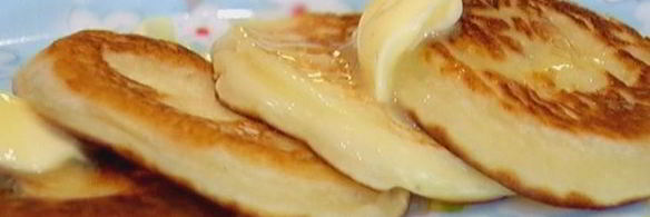 кефирные оладушки с кленовым сиропом