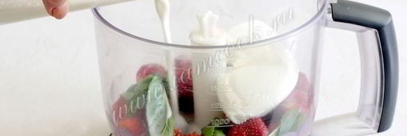 клубнично-мятный коктейль