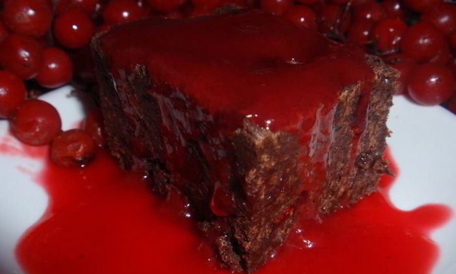 Рецепт кофейно-клюквенного брауни с калиновым сиропом