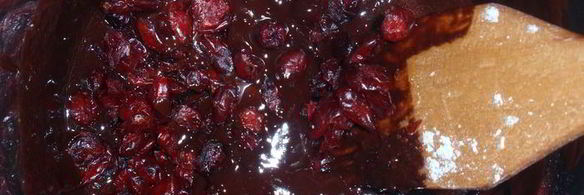 кофейно-клюквенный брауни с калиновым сиропом