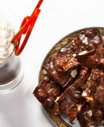 Кофейный коктейль с персиками