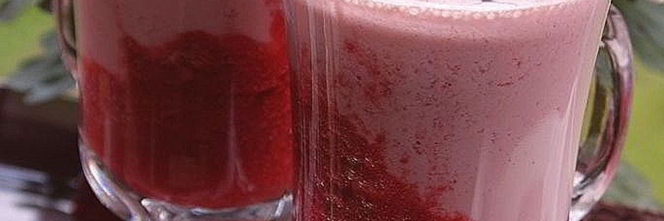 Коктейль из ряженки с малиной